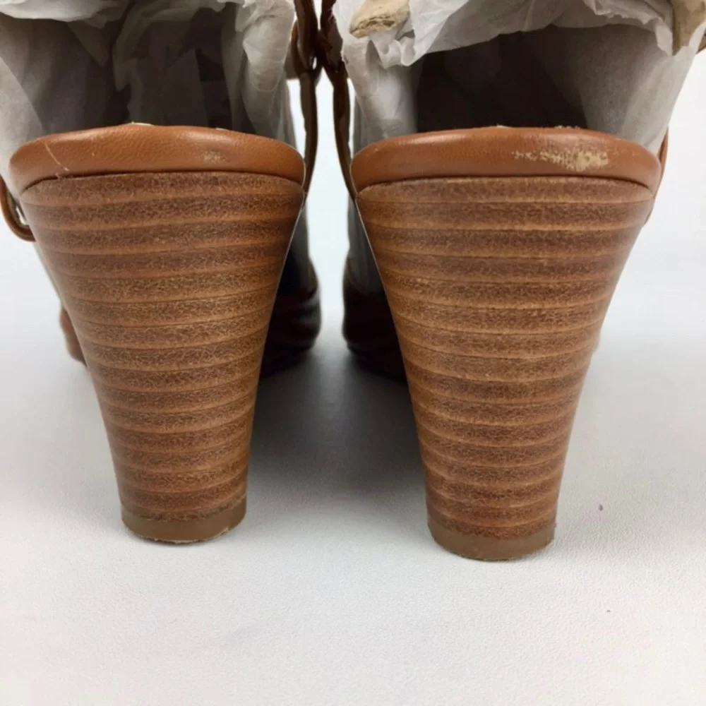 AGL Attilio Giusti Leombruni Womens Tan Wedge Sandal Gold Buckle size 40 US 10